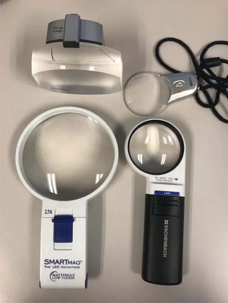 緑内障のロービジョン支援で用いる拡大読書補助具