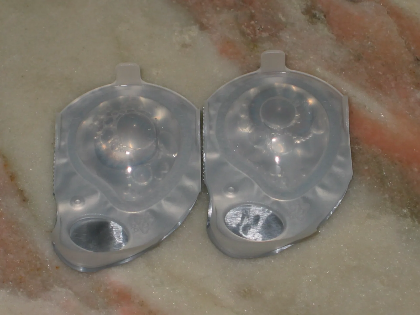 青色カラーコンタクトレンズの外観写真