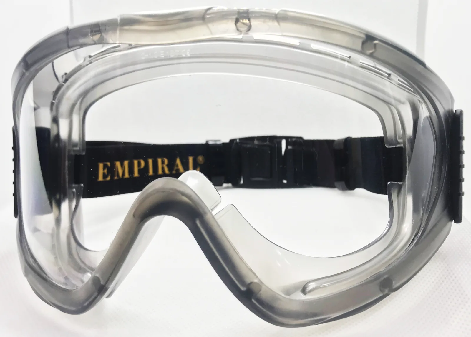 Sportbrille mit Polycarbonat-Gläsern (indirekt belüftete Schutzbrille)